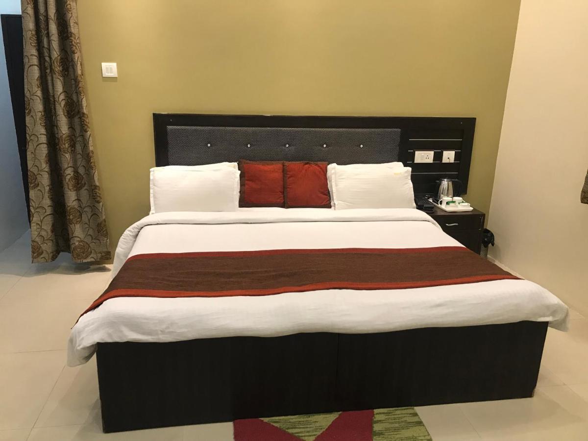 Hotel Nexus L Hotels In Charbagh ลัคเนา ภายนอก รูปภาพ