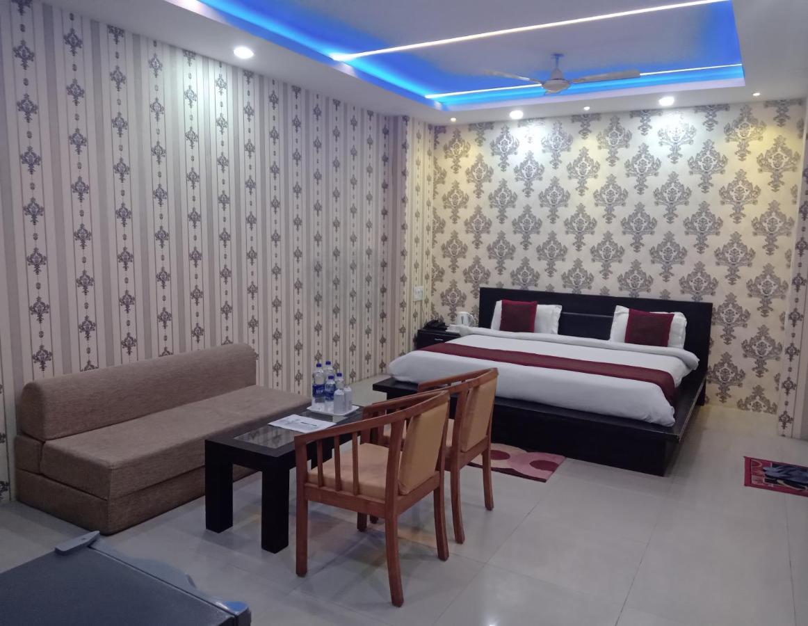 Hotel Nexus L Hotels In Charbagh ลัคเนา ภายนอก รูปภาพ