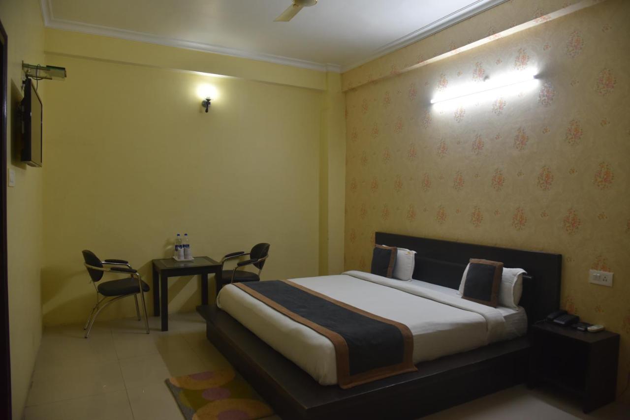 Hotel Nexus L Hotels In Charbagh ลัคเนา ภายนอก รูปภาพ
